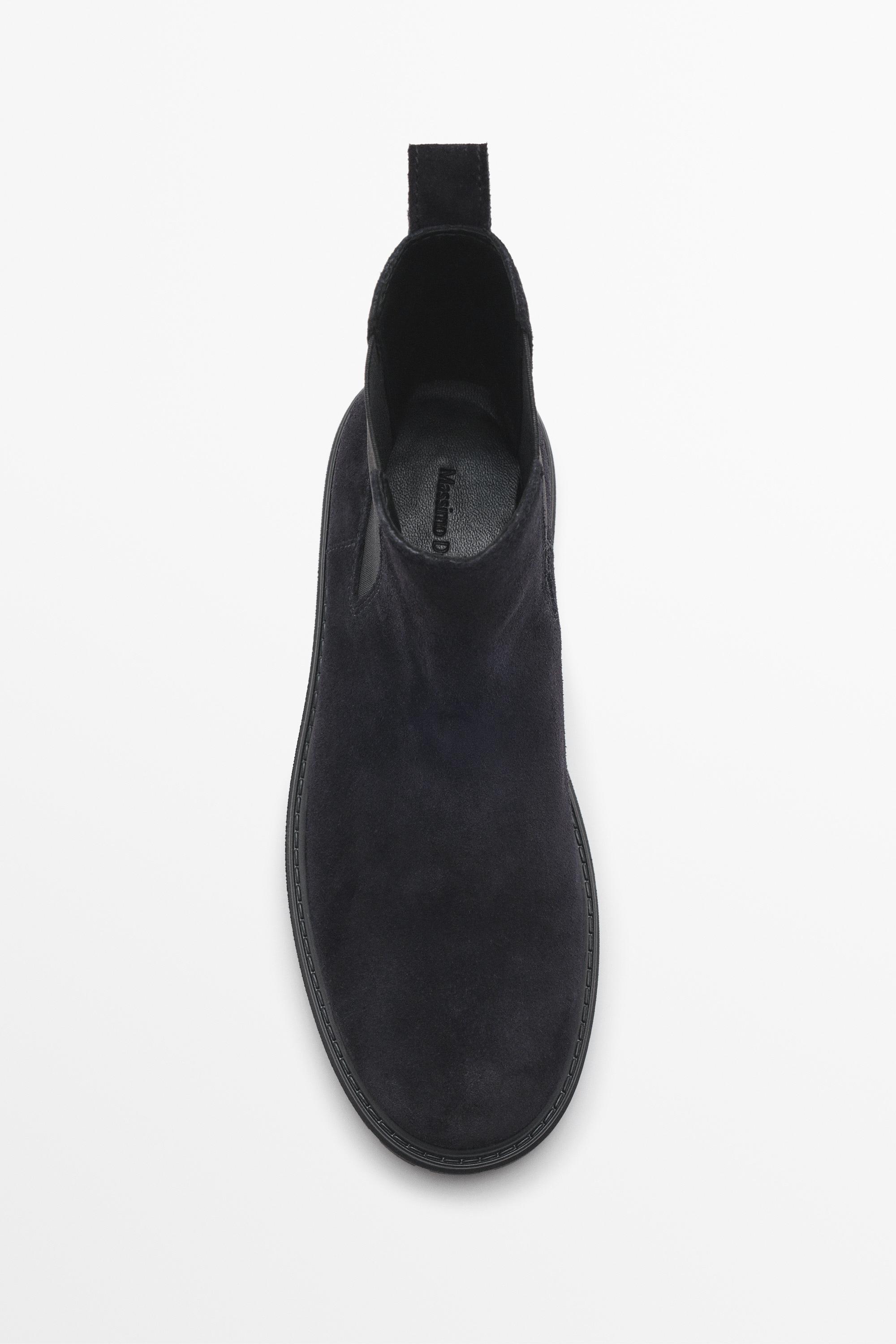 Flat Chelsea track sole ankle boot